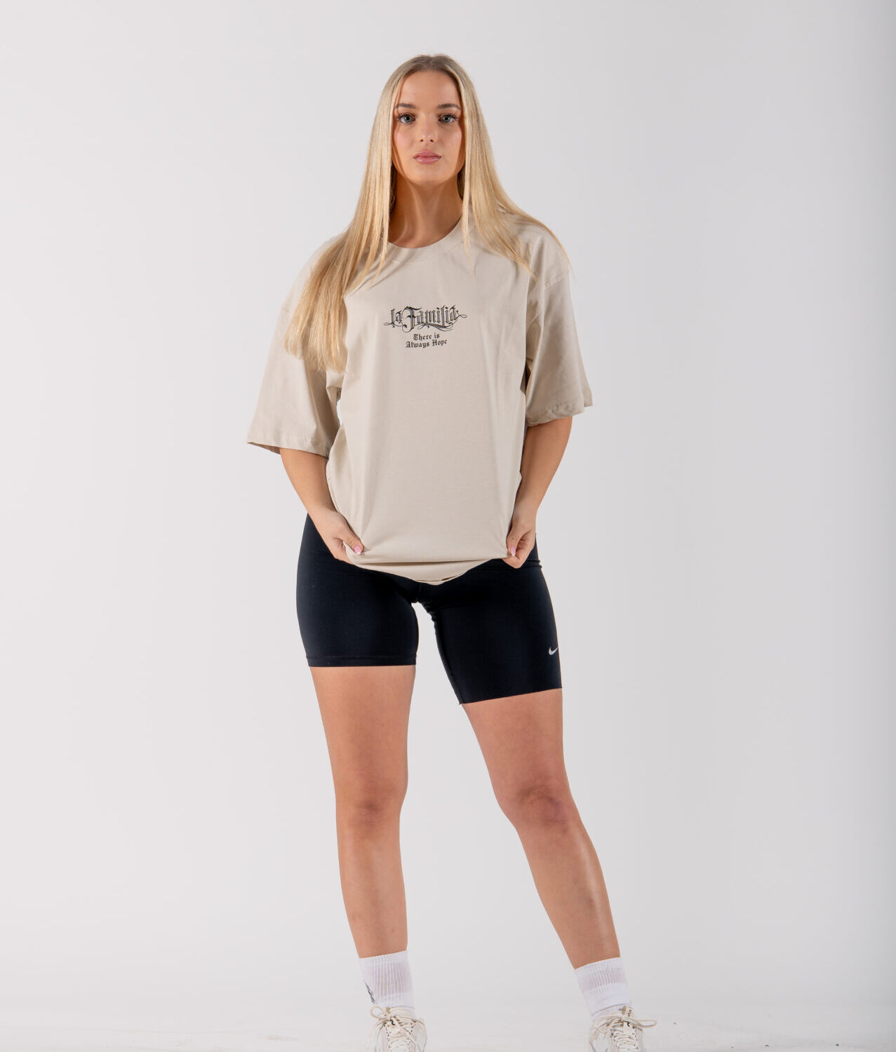 La Familia Oversized T-shirt - Image 3