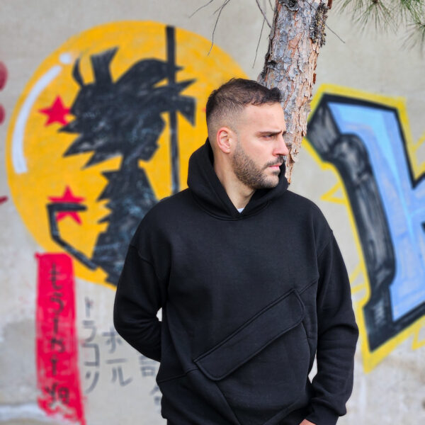 Sweatshirt with waist pocket