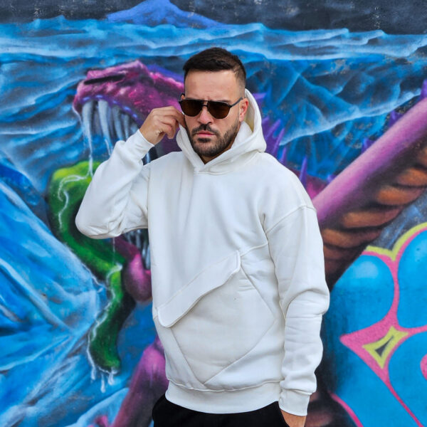 Sweatshirt with waist pocket