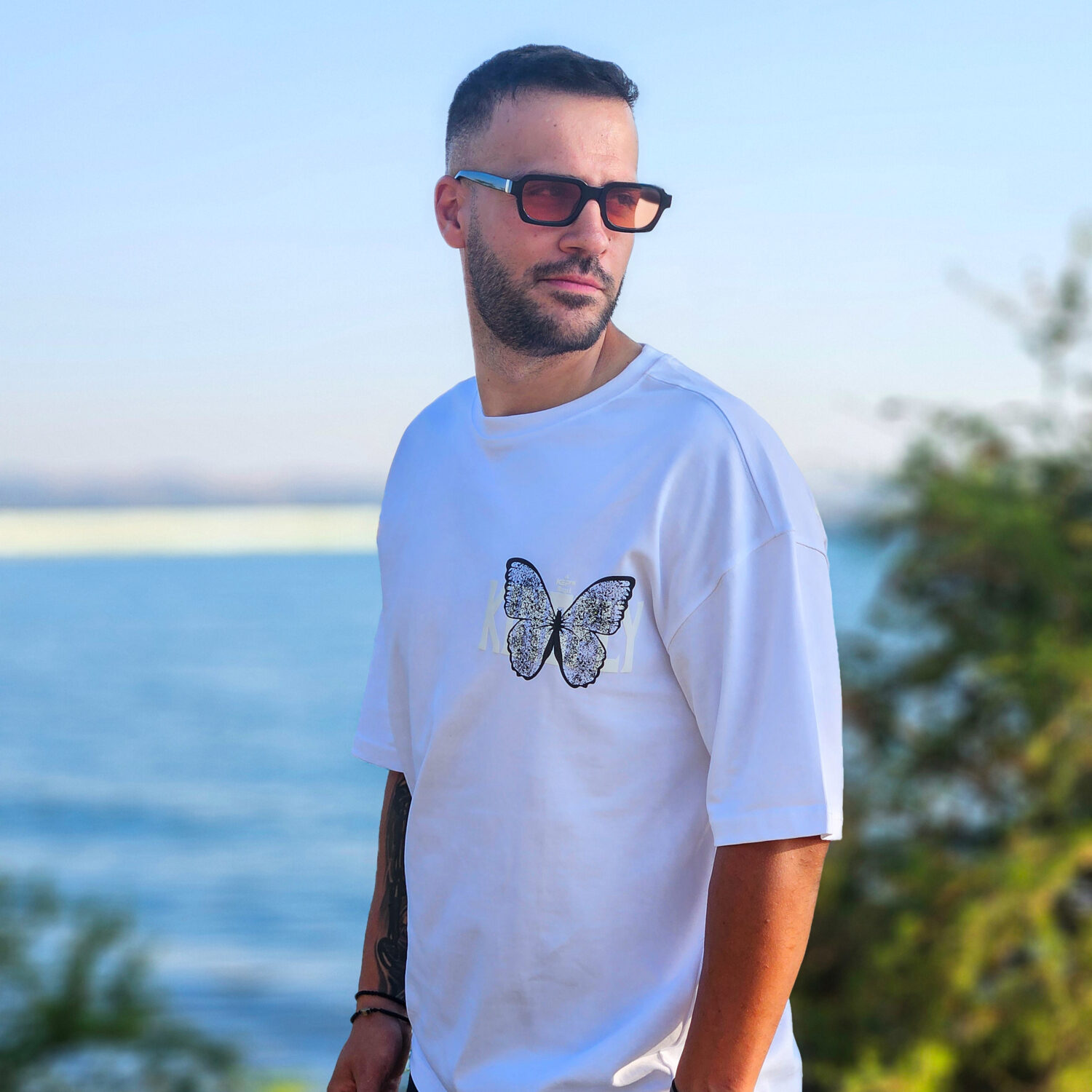 T-shirt Butterfly Statement - Image 2