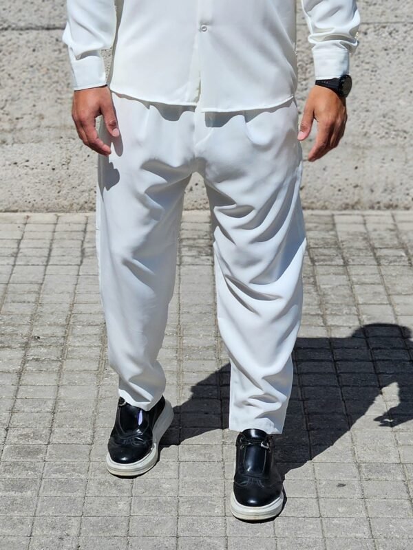 Ά&sigma;&pi;&rho;&omicron; &Pi;&alpha;&nu;&tau;&epsilon;&lambda;ό&nu;&iota;