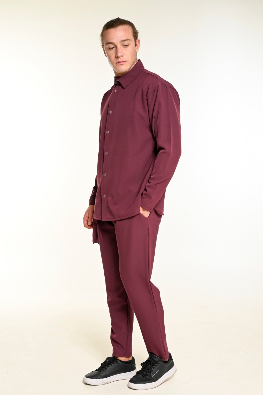 Μπορντό Σετ με Γιακά και Ζώνη στο Παντελόνι