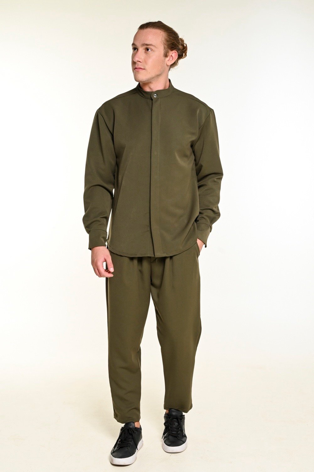 Μπορντό Σετ με Γιακά και Ζώνη στο Παντελόνι